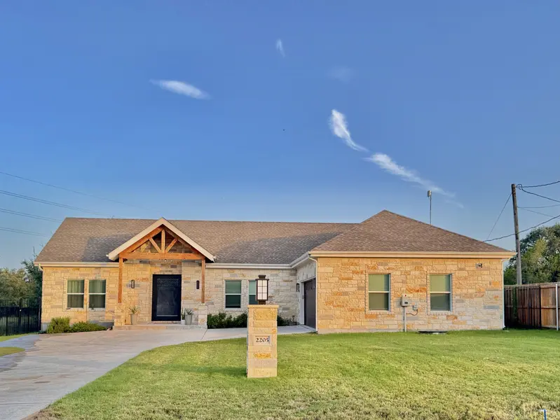 2205 Mountain Dew RD, Horseshoe Bay, TX 78657