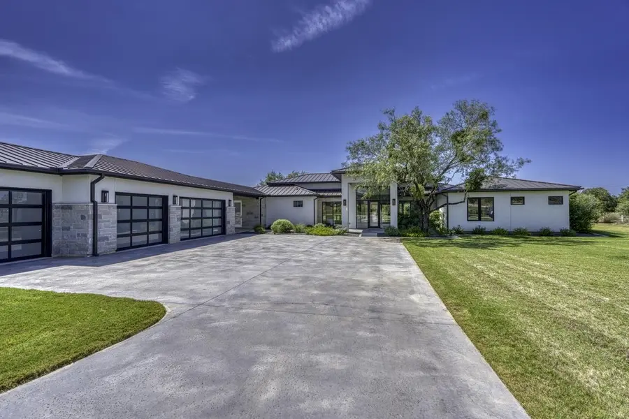 172 Westgate Loop, Horseshoe Bay, TX 78657