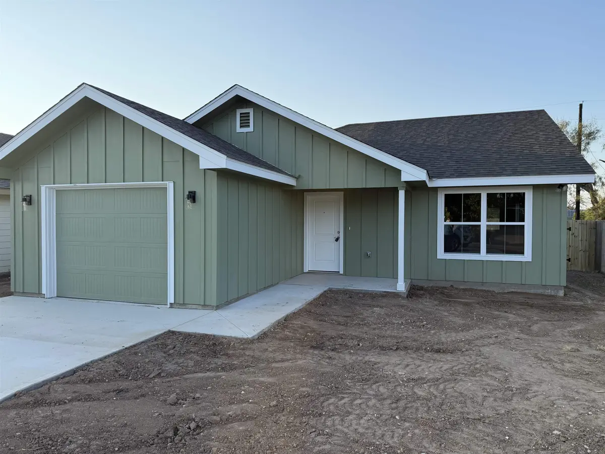 1710 E Avenue J, Lampasas, TX 76550