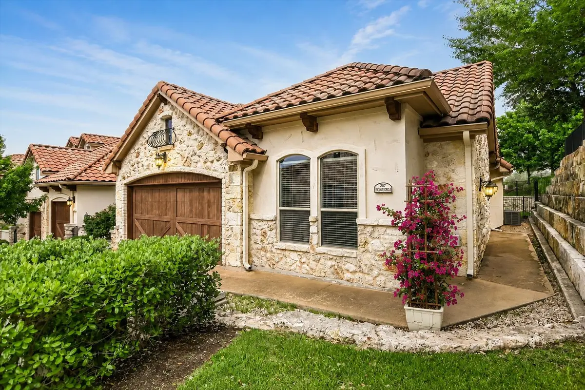 207 Enclave Cir., Horseshoe Bay, TX 78657