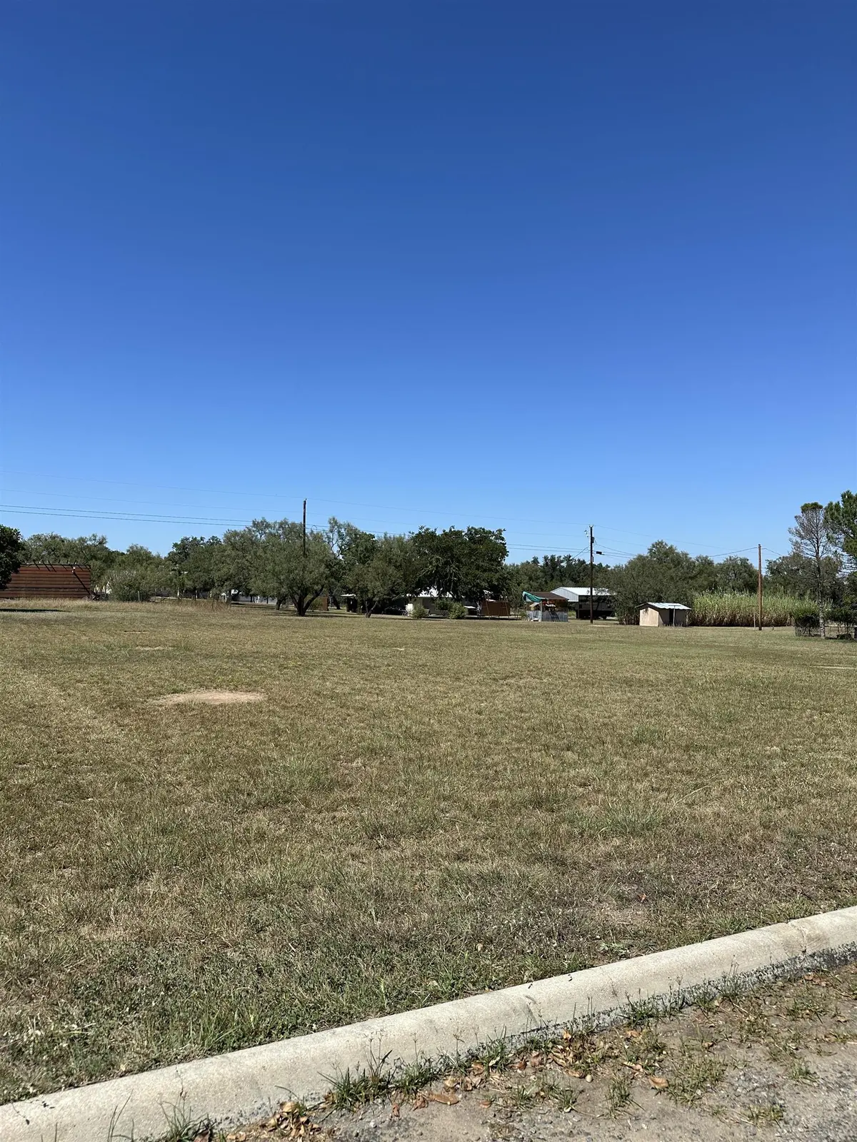 203 Post Oak, Llano, TX 78643