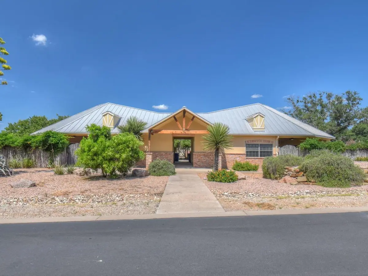 516 Free Rein #B, Horseshoe Bay, TX 78657