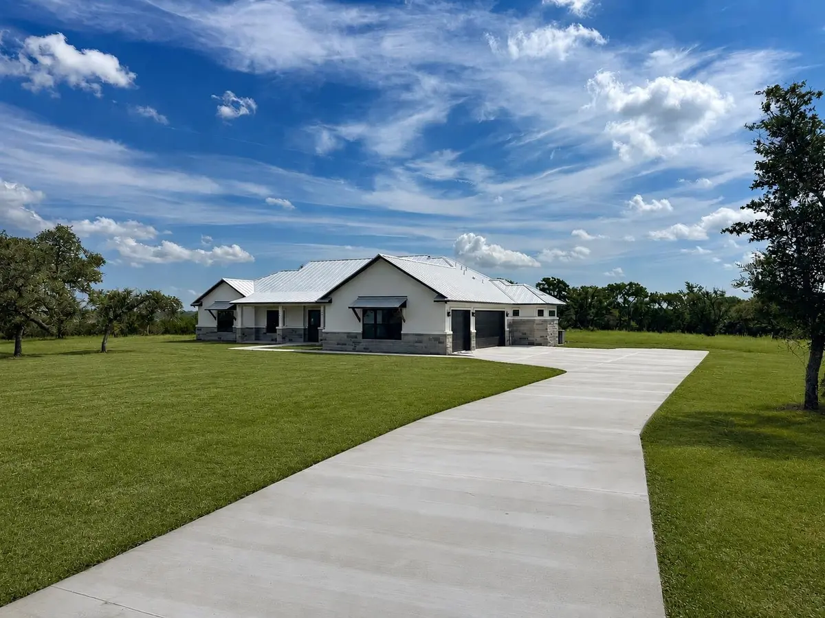 396 Burnet Oaks DR, Burnet, TX 78611