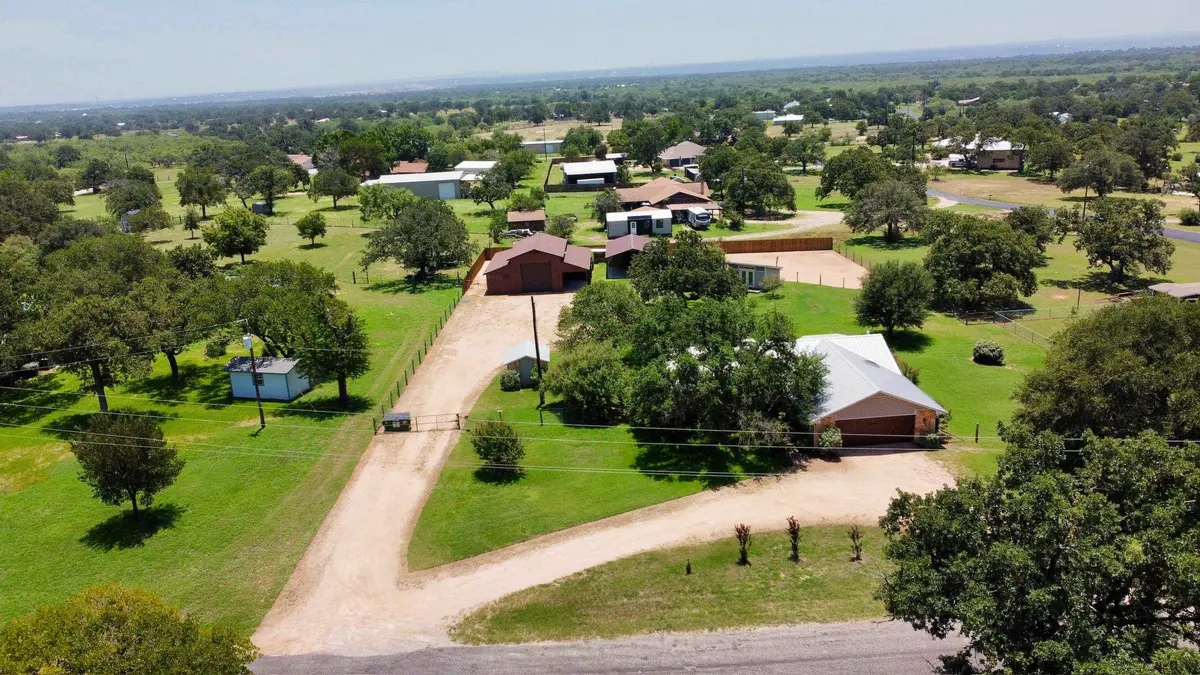415 Ancient Oaks Dr, Marble Falls, TX 78654