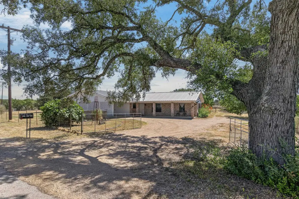 101 Big Oak LN, Marble Falls, TX 78654