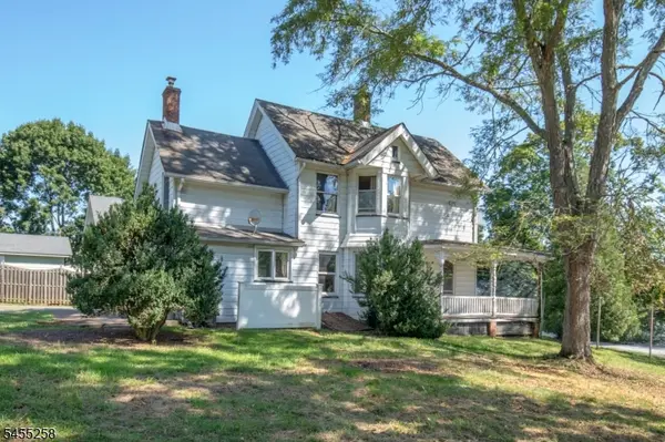 6 Bodine Ave, Peapack Gladstone Boro, NJ 07934