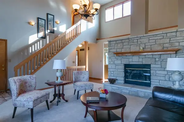 2110 Hillview DR, Manhattan, KS 66502