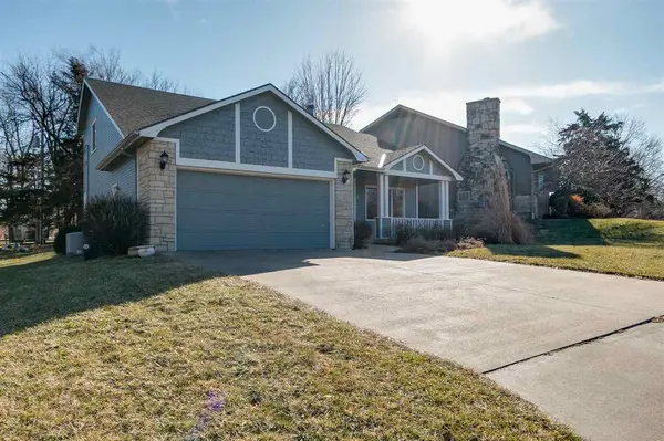 2110 Hillview DR, Manhattan, KS 66502
