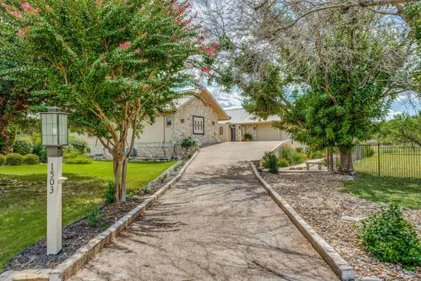 1503 Lake ST, Horseshoe Bay, TX 78657