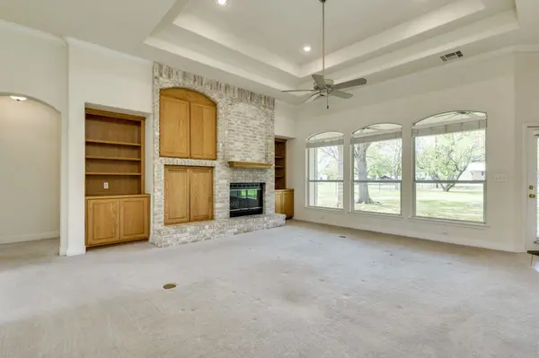 207 Flamingo Cir CIR, Highland Haven, TX 78654