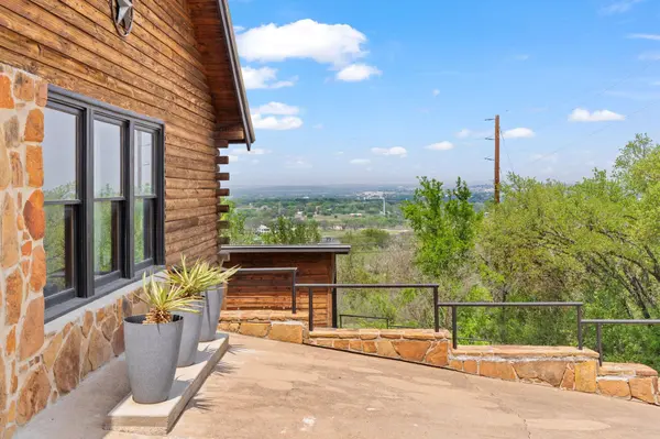 210 Circle DR, Horseshoe Bay, TX 78657