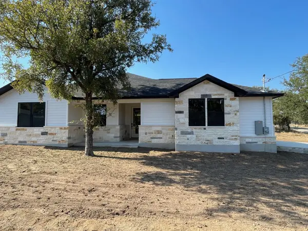 1502 Green Valley LN, Granite Shoals, TX 78669-4540
