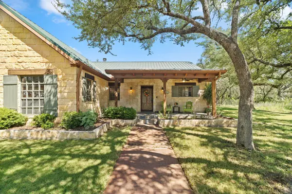 102 Camm Lary CIR, Burnet, TX 78611