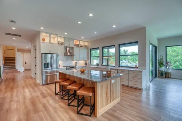 214 Stonehenge Way, Marble Falls, TX 78654