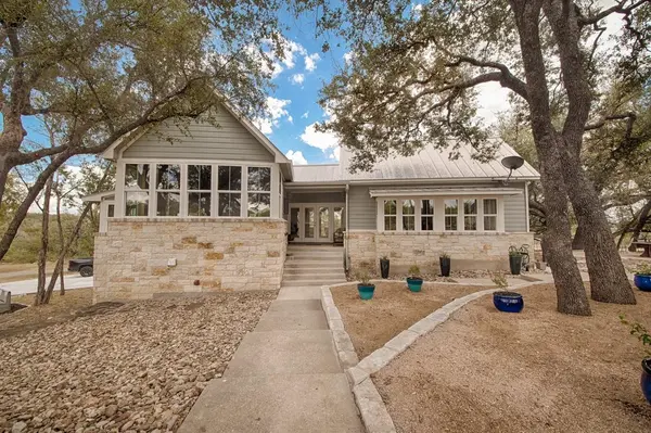 348 Chimney Cove DR, Marble Falls, TX 78654