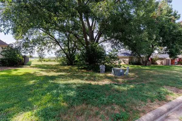 288 Turkey Run, Meadowlakes, TX 78654