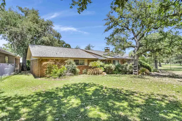 105 Agarita, Burnet, TX 78611