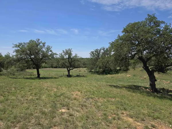 E Tarrant ST, Llano, TX 78643-0000