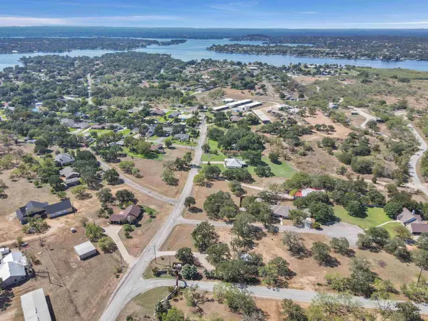 314 Camp RD, Highland Haven, TX 78654