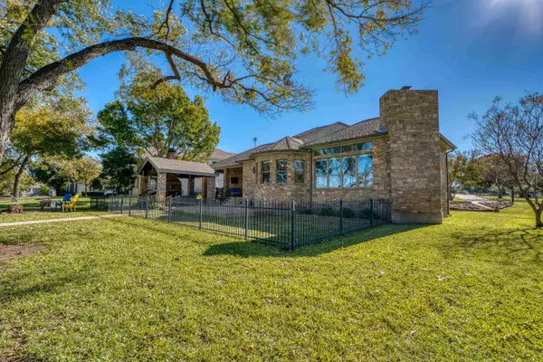 206 River Ranch RD, Kingsland, TX 78639