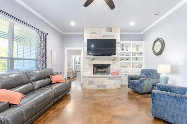 1610 Badger LN, Lampasas, TX 76550