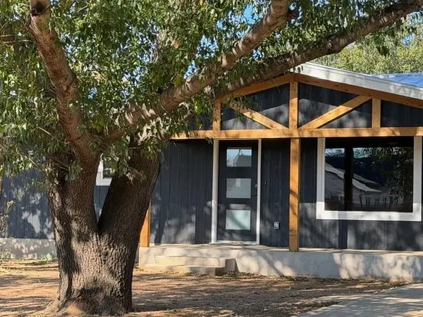 903 FLAG CREEK DR., Llano, TX 78643
