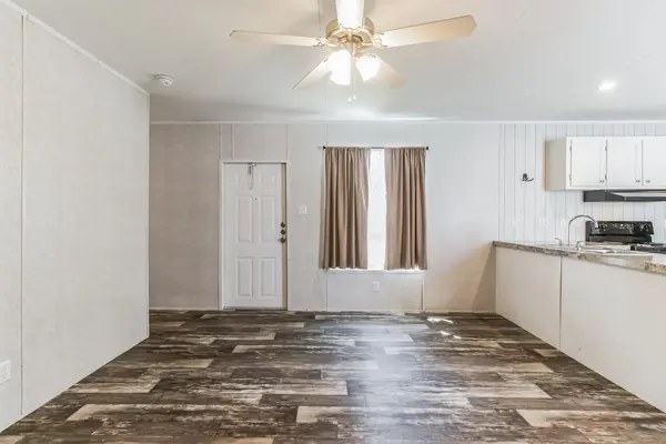 105 E Briar DR, Granite Shoals, TX 78654