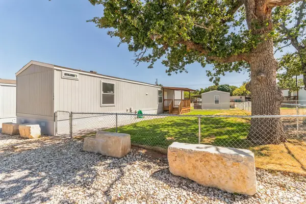 105 E Briar DR, Granite Shoals, TX 78654