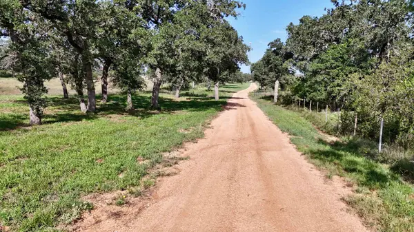 8653 N State Highway 16, Llano, TX 78643