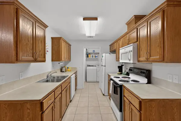 268 Braeburn Cir CIR, Meadowlakes, TX 78654
