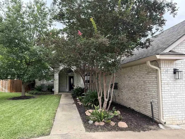 356 Mahan ST, Meadowlakes, TX 78654