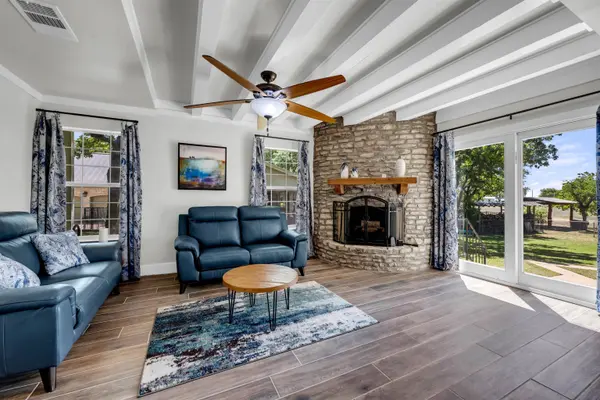 206 S Chaparral, Burnet, TX 78611