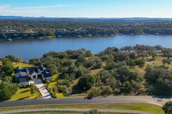 3032 Travis Lakeside Dr, Spicewood, TX 78669