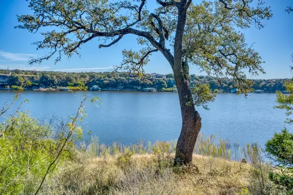 3032 Travis Lakeside Dr, Spicewood, TX 78669