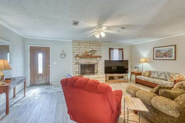 1408 Highland DR, Highland Haven, TX 78654