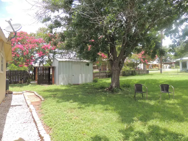 200 WILLOW & RED BUD ST., Tow, TX 78672
