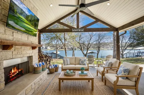 1001 Lakeshore Dr, Marble Falls, TX 78654