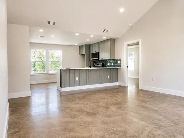149 W Hickory ST, Granite Shoals, TX 78654