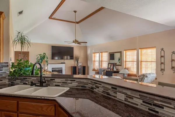 105 Wallace Riddell Dr DR, Burnet, TX 78611