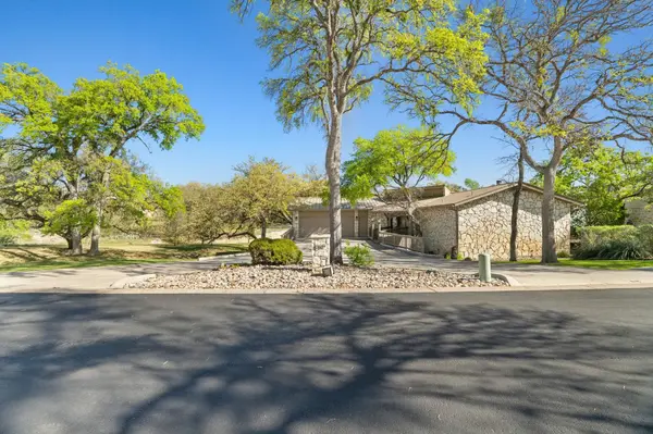 819 Broken Arrow, Horseshoe Bay, TX 78657