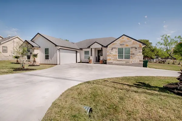 235 E Bluebriar DR, Granite Shoals, TX 78654