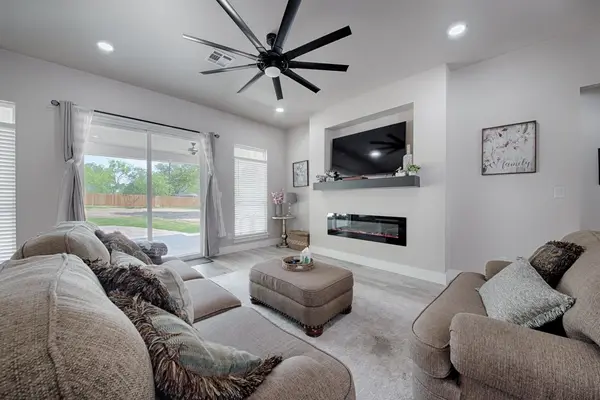235 E Bluebriar DR, Granite Shoals, TX 78654