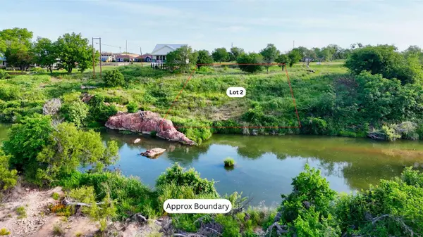2 Walden Way, Llano, TX 78643