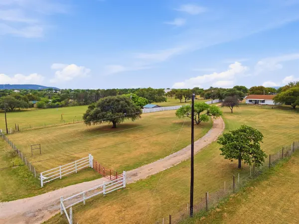 1651 Roselea Dr, Buchanan Dam, TX 78609
