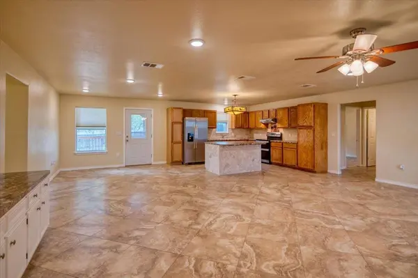 243 E Flag Creek Ranch RD, Llano, TX 78643