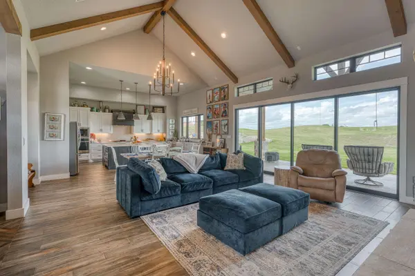 112 Legendary Estates Dr, Kingsland, TX 78639