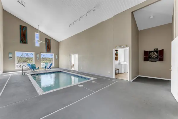 319 Meadowlakes DR, Meadowlakes, TX 78654