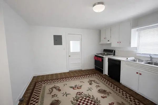 509 E Austin, Llano, TX 78643