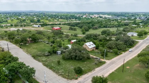501 Vernon AVE, Llano, TX 78643