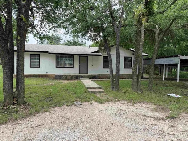 408 N Spring ST, Lampasas, TX 76550